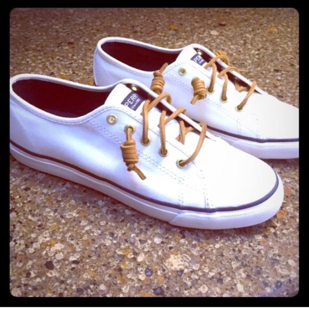 Sperry sneakers - worn twice - size 8